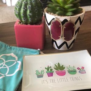 Maroon Danielle Kendra Scott Earrings